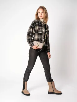 Titelseite 34 Titelseite -Kastner Oehler Verkäufe lanius chelseaboot 2 768 1024 75 7511749 2