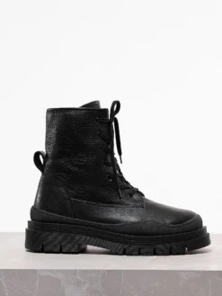 LANIUS, Schnürboots 9 LANIUS, Schnürboots -Kastner Oehler Verkäufe lanius schnC3BCrboots 4 768 1024 75 7511751 4